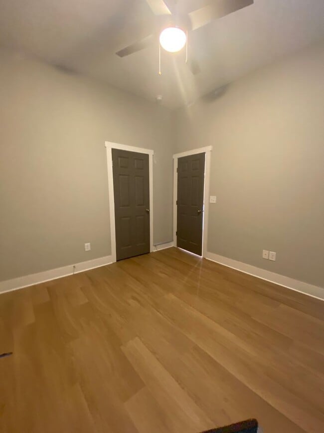 Photo - 255 Bailey St Unidad 255 Bailey Street -  B