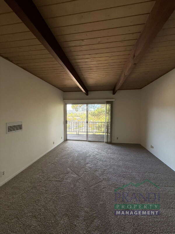 Photo - 10 Gomez Way Unit Apt B