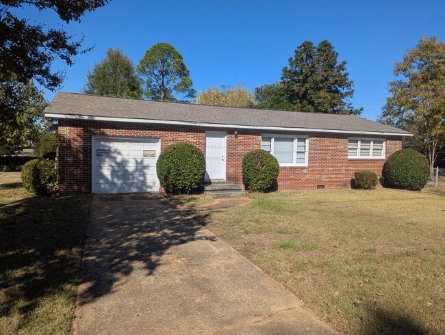 Building Photo - 2 Bedroom Home in Tuscaloosa
