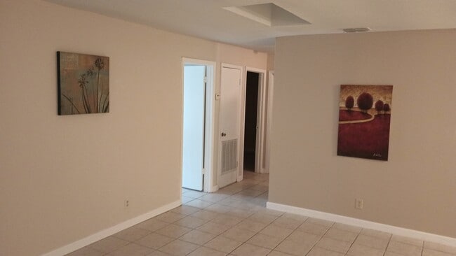 beautiful Easy maintenance Tile floorsece Tile - 2605 Treasure Hills Blvd Unit 5