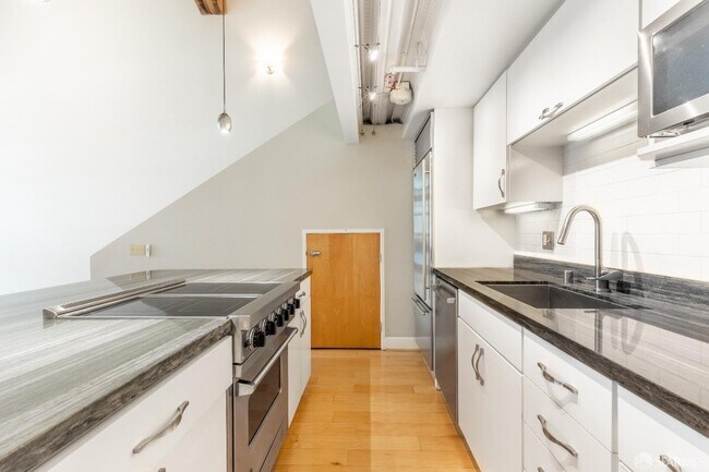 Photo - 400 Spear St