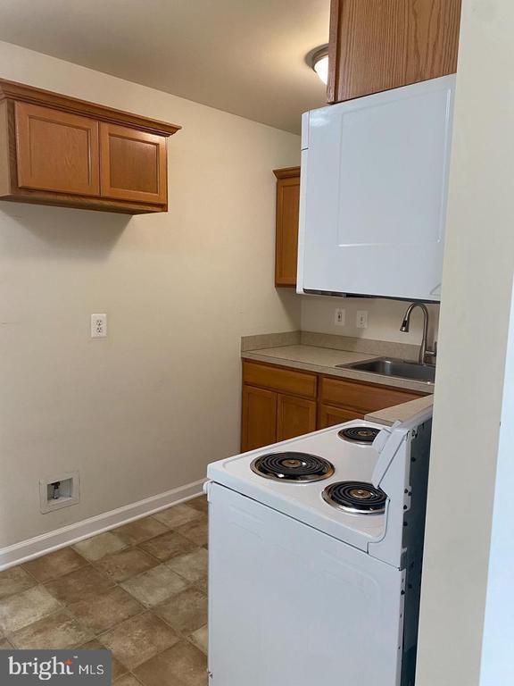 Photo - 300 E Furman Dr