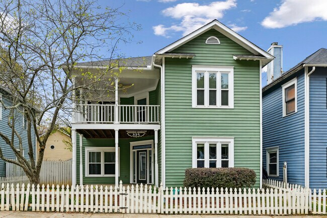 Photo - 439 Grant St SE