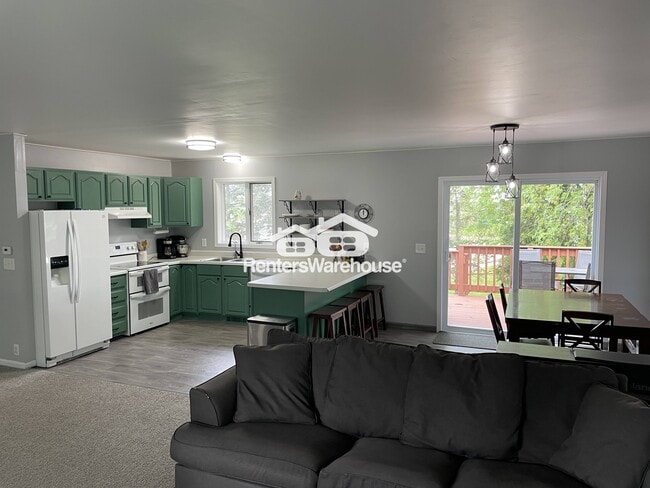 Photo - 650 Willow St