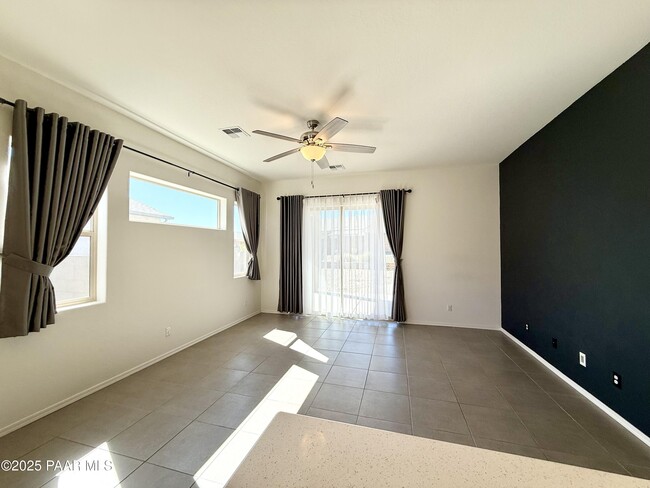 Photo - 5234 N Elliot Ave