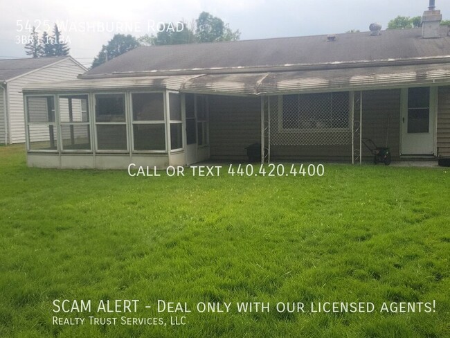 Spacious 3-Bed Ranch with Large Yard & 2-C... - Spacious 3-Bed Ranch with Large Yard & 2-C... House