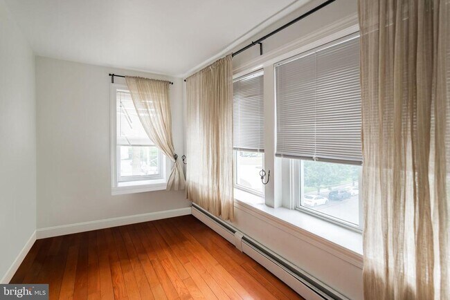 Photo - 400 N 32nd St Unit A
