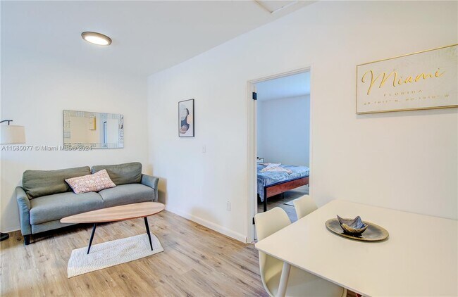 Photo - 855 SW 7th St Unit 7