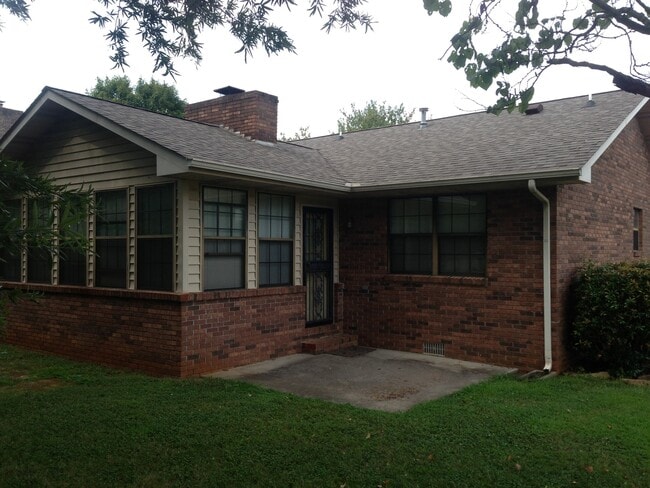 1113 Mountain Breeze Ct