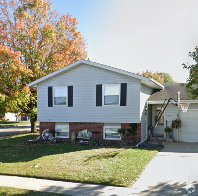 Building Photo - 807 E Elm Dr Rental
