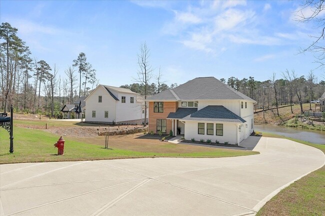 1270 Glen Eagle Dr
