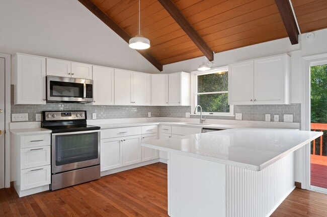 1602 Westover Dr