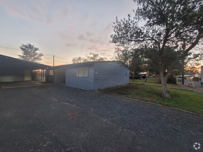 Building Photo - Comfortable 3 bedroom with carport in Mose... Rental