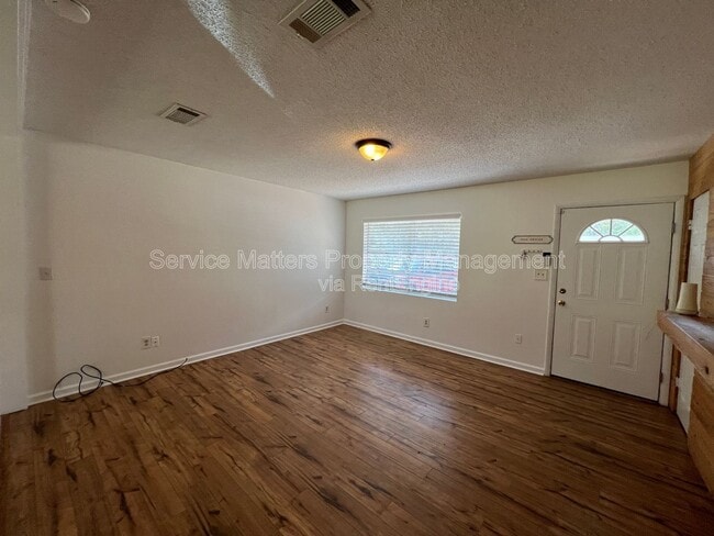 Photo - 6933 Javid Rd