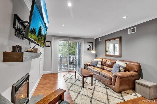 Photo - 770 W Ferry St