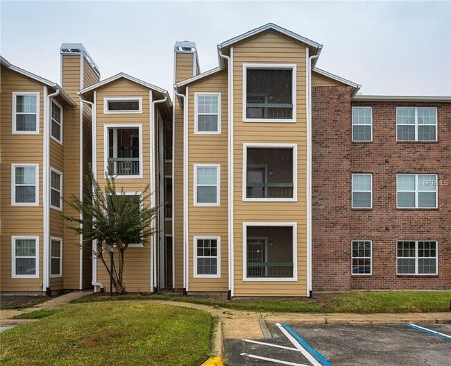 Building Photo - 5600 Devonbriar Way Unit 108