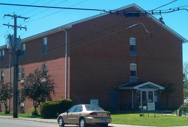 Photo - 21 E St Joseph St