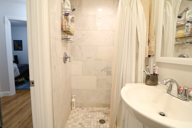 Photo - 67 Marion St Unit 3