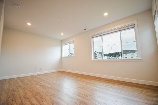 Photo - Beautiful 4 Bedroom 3.5 BA Home! Mother in Law Suite, Attached Garage & Top floor Bonus Room!