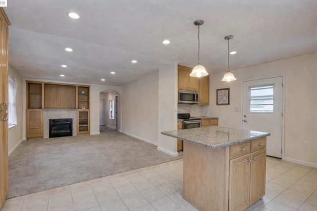 Photo - 371 Riverside Ave