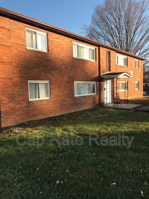 Building Photo - 3632 Cushing Dr