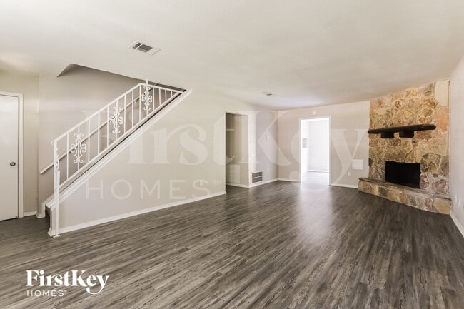 Photo - 3303 Sycamore Springs Dr