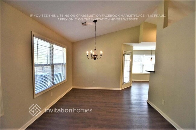 Photo - 2144 Centenary Main St