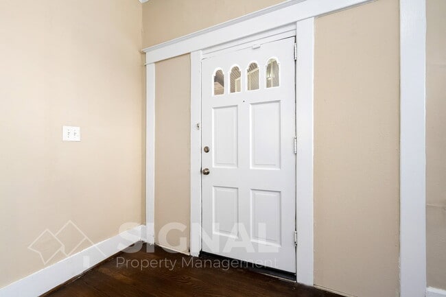 Photo - 512 1st St N