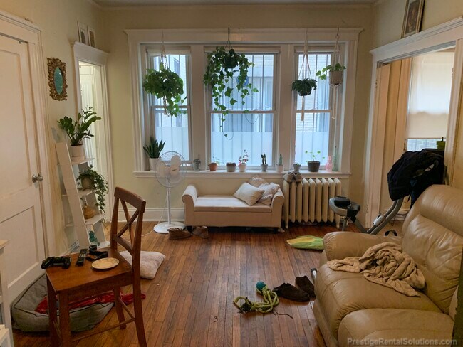 Photo - 224 Kelton St