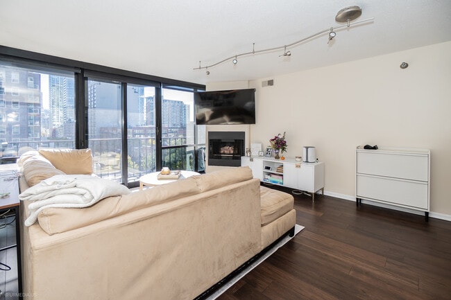 Photo - 1309 N Wells St