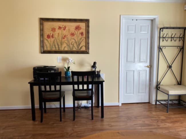 Photo - 207 Sawmill Ln