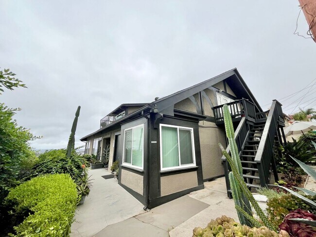 Photo - Upstairs 2 Bedroom Apartment with Arched D... Unit 3310 Columbia