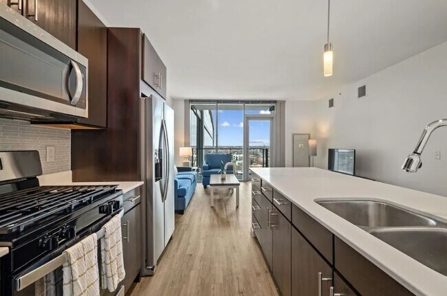 Photo - 3740 N Halsted St