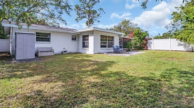 Photo - 5831 Hillside St