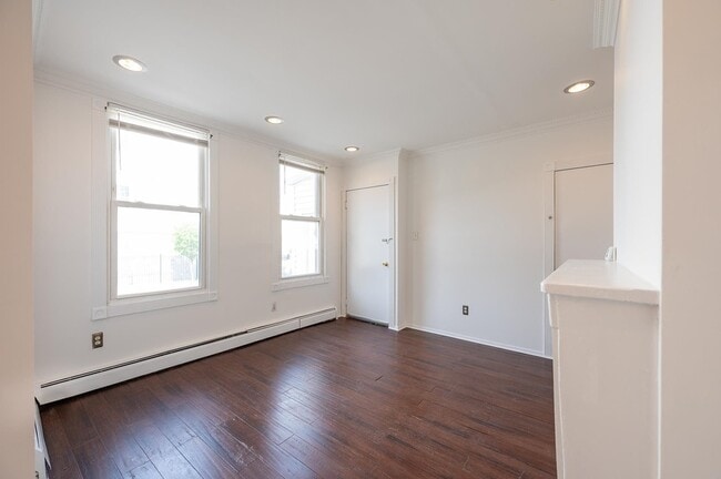 Photo - 48 Ravine Ave