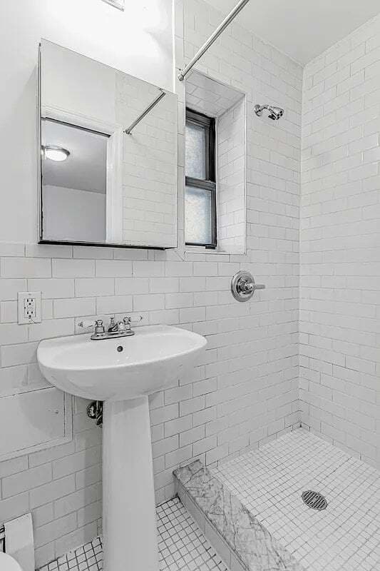 325 E 10th St Unidad R4C