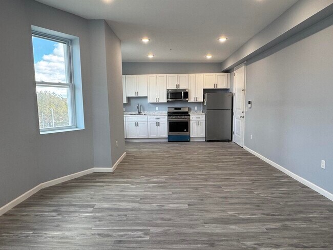 Photo - 155 Clifton Ave Unit 3RR