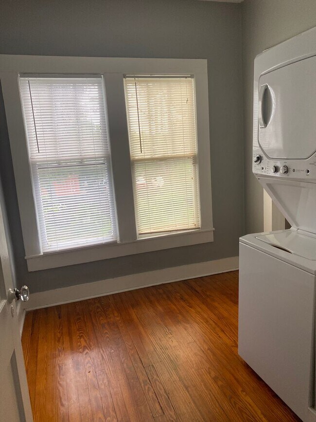 Photo - ADAMS 1237-41 Unit 1241