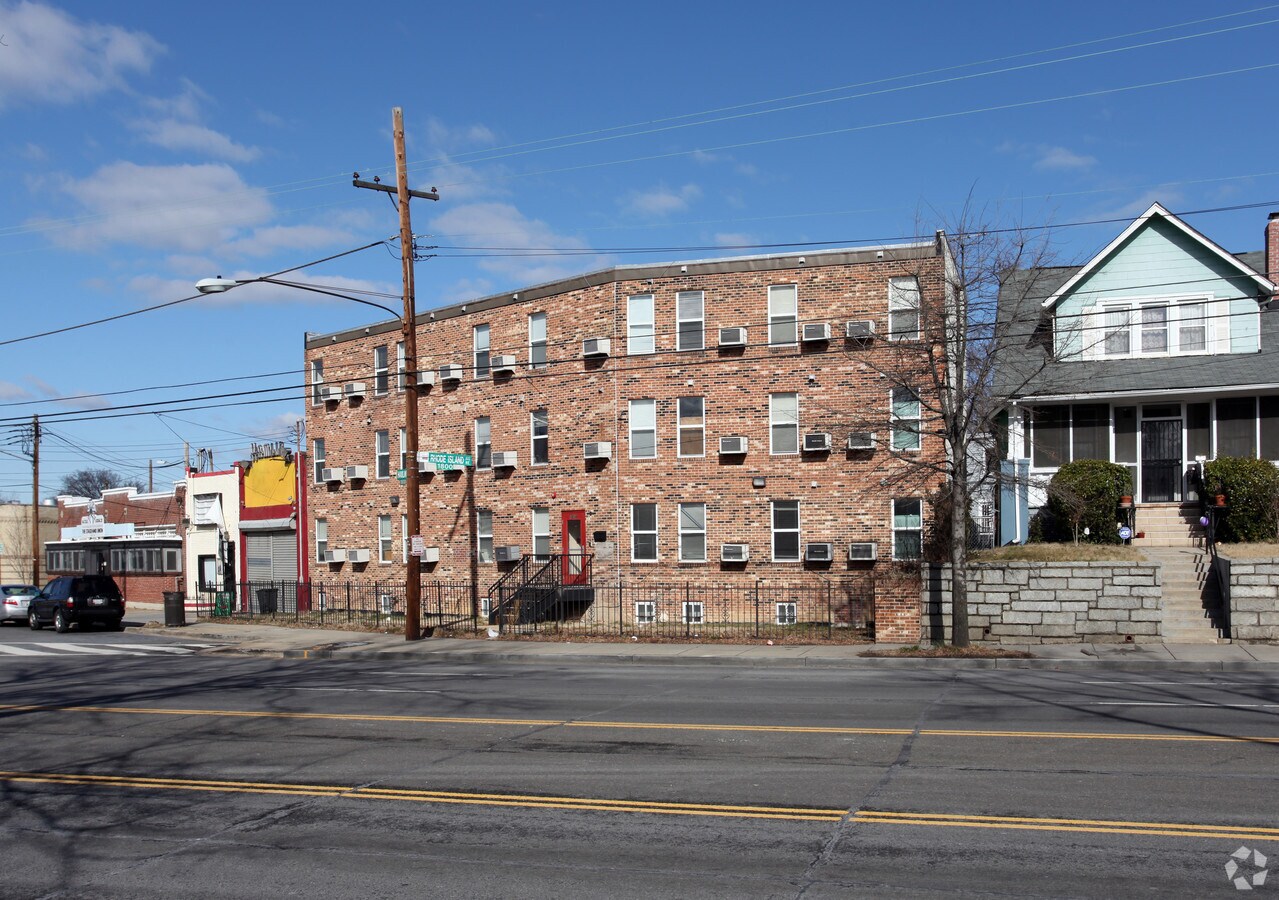 Photo - Rhode Island Inn Apartments