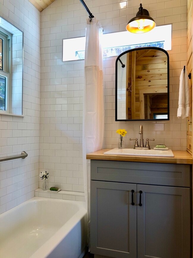 Photo - 1468 Old Mill Rd