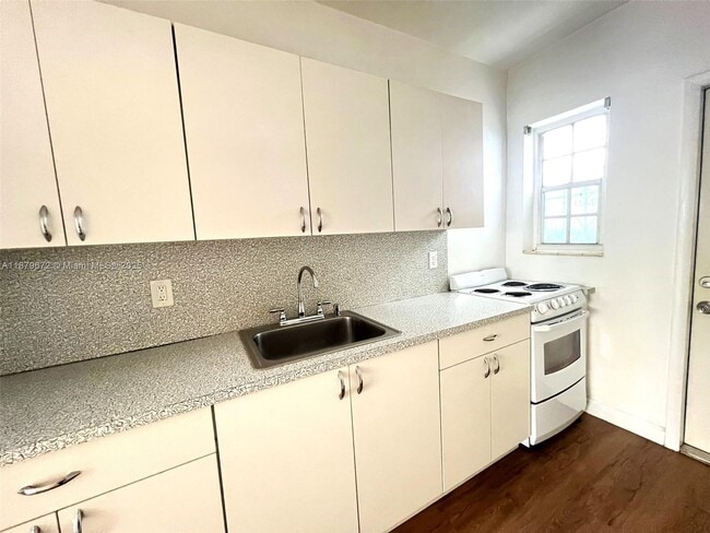 Photo - 3430 NW 5th Ave Unit 3