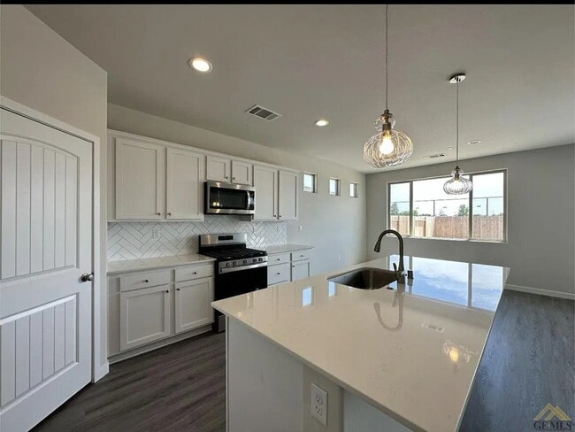 Photo - A brand new, modern home
