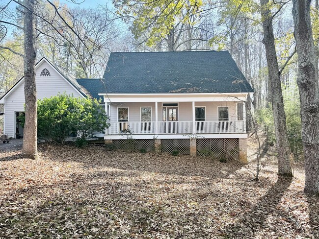 Building Photo - Charming 3BR West Athens Home with Porch Swing