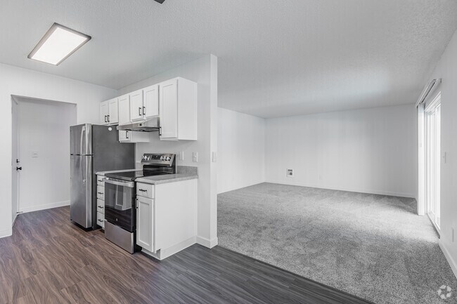 2BR, 1BA - 856SF - - Sagewood (fka Menlo Park)