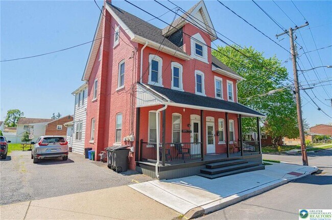 Photo - 34 E Washington Ave