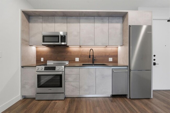 Photo - 4315 S Congress Ave Unit 202