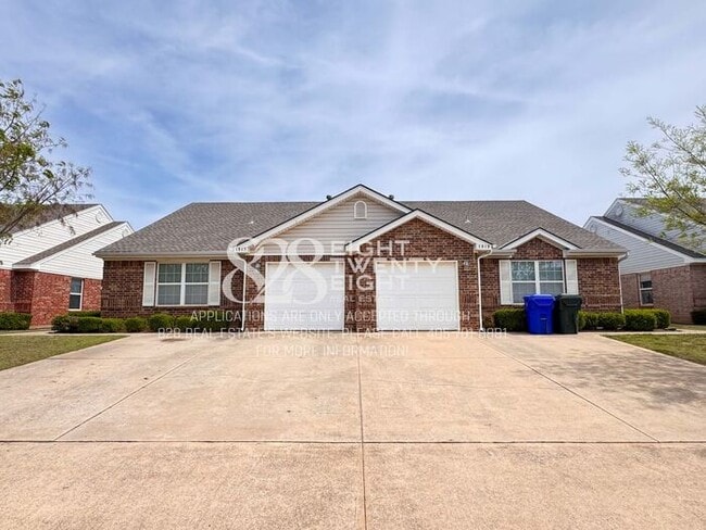 Photo - ADORABLE East Norman 3 Bed/2 Bath Duplex Available NOW in Eastridge!