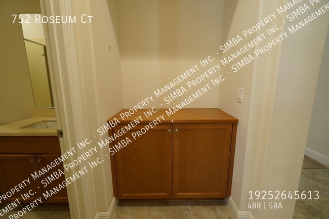 Photo - 752 Roseum Ct