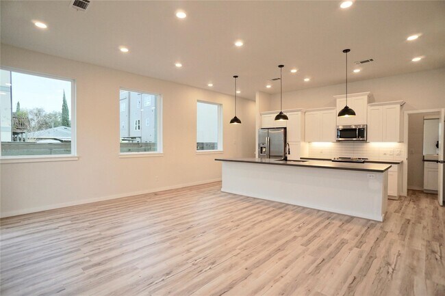 Photo - 1711 Summer St
