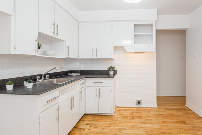 Photo - 5900 Chambord